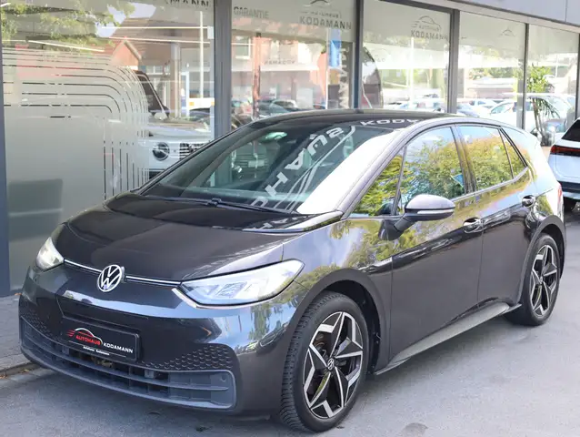 Volkswagen Id.3 view 5