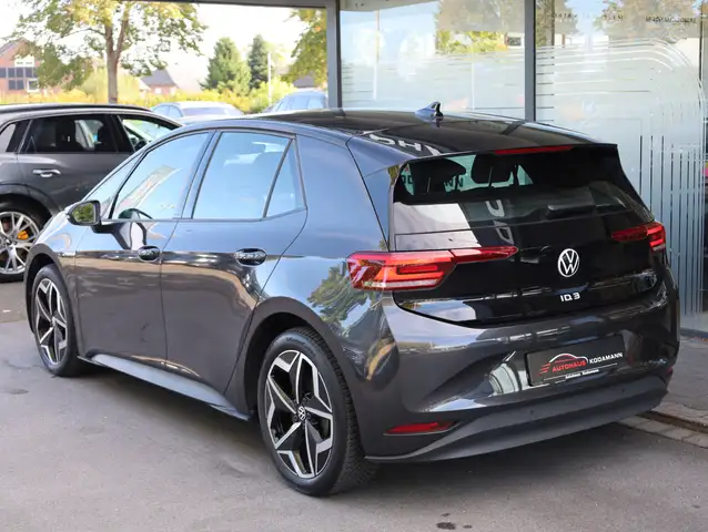 Volkswagen Id.3 view 7