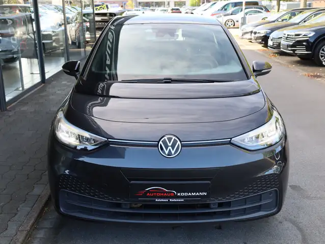 Volkswagen Id.3 view 3
