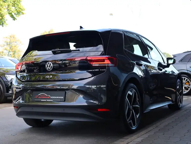 Volkswagen Id.3 view 11