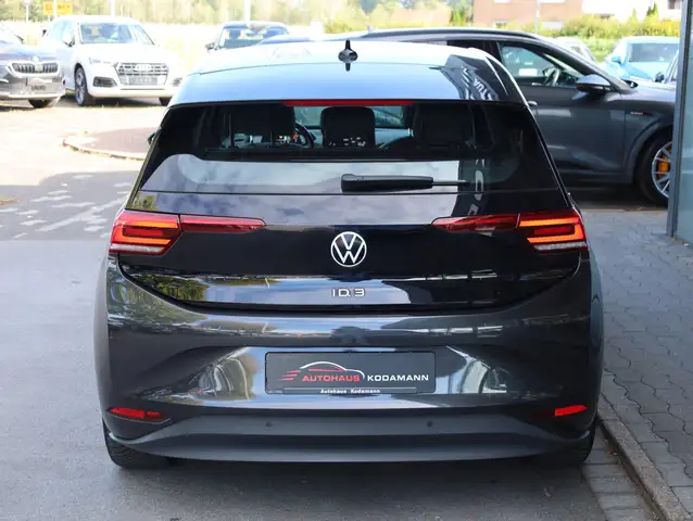 Volkswagen Id.3 view 9