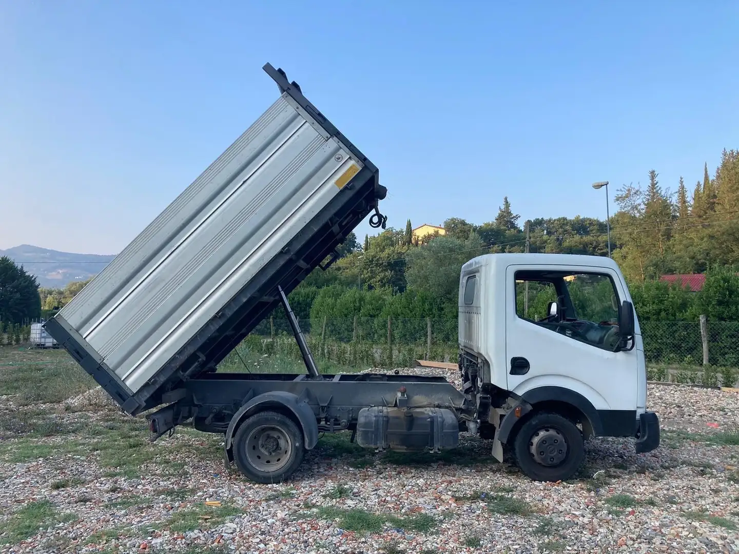 Nissan Cabstar NT400 - 1