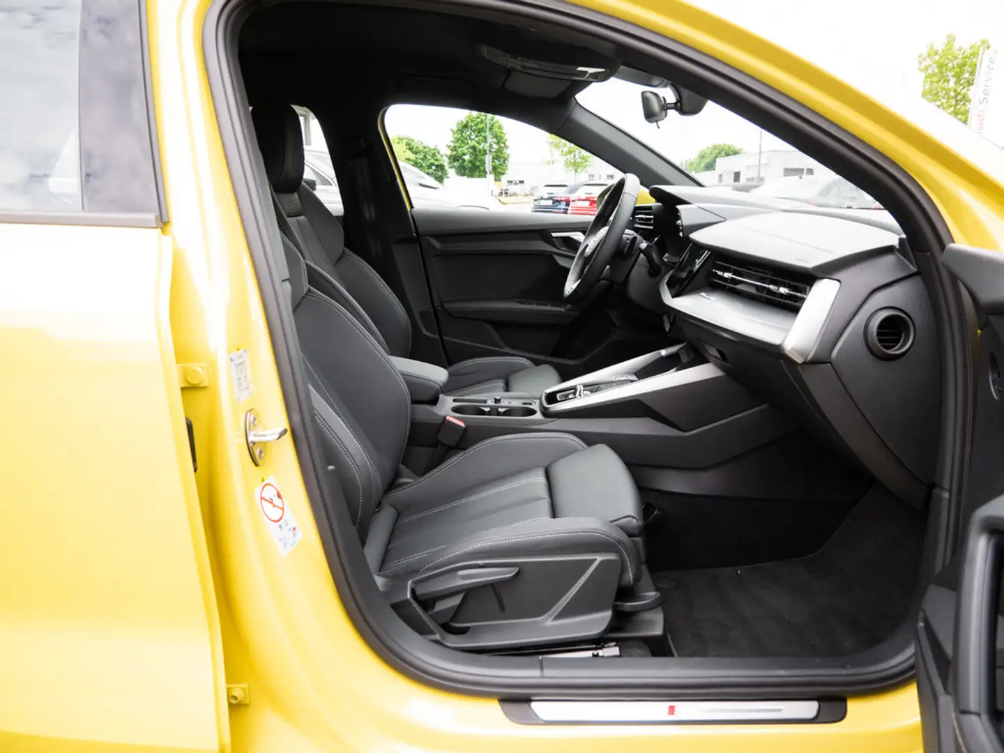 Audi A3 Sportback 30 TFSI advanced SHZ ACC HUD LED Jaune - 2