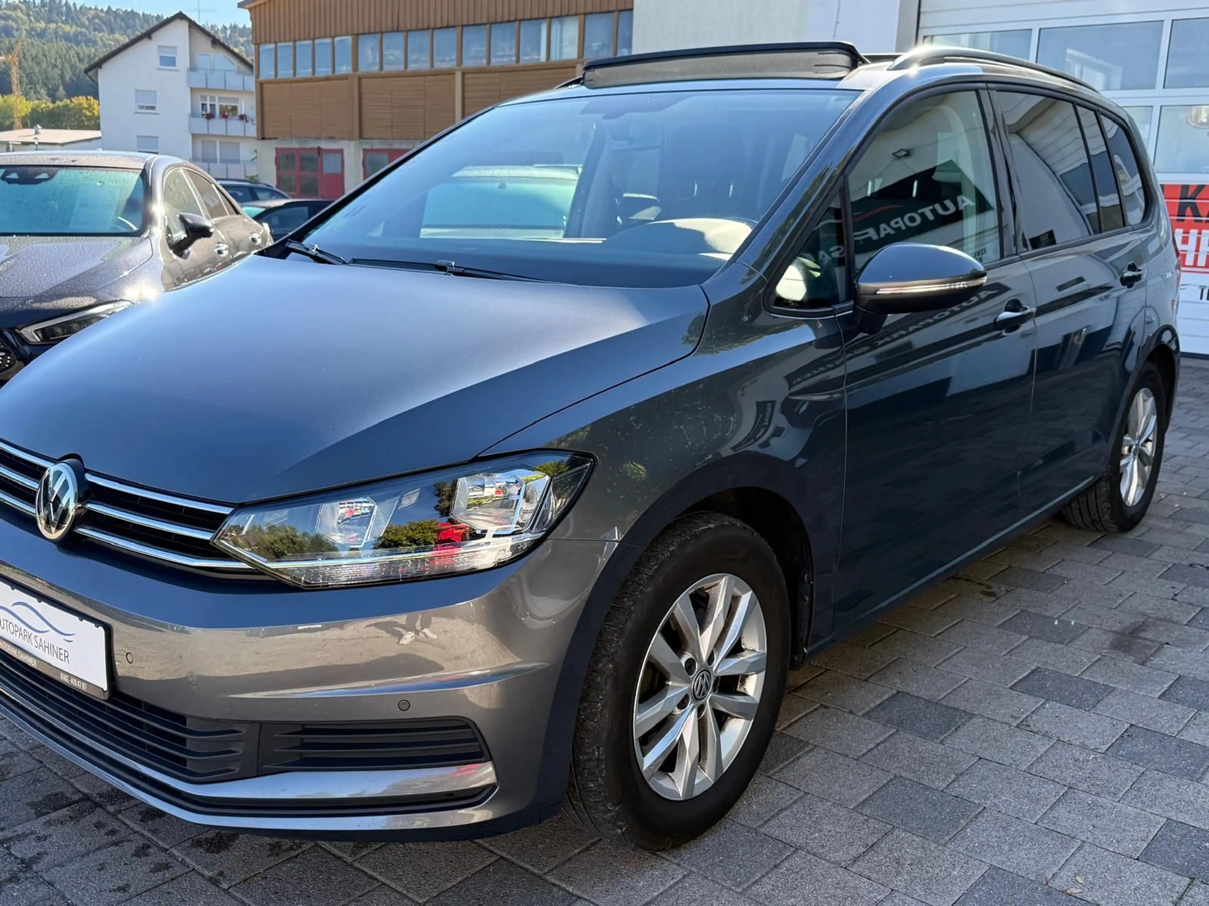 Volkswagen Touran Comfortline — photo 10