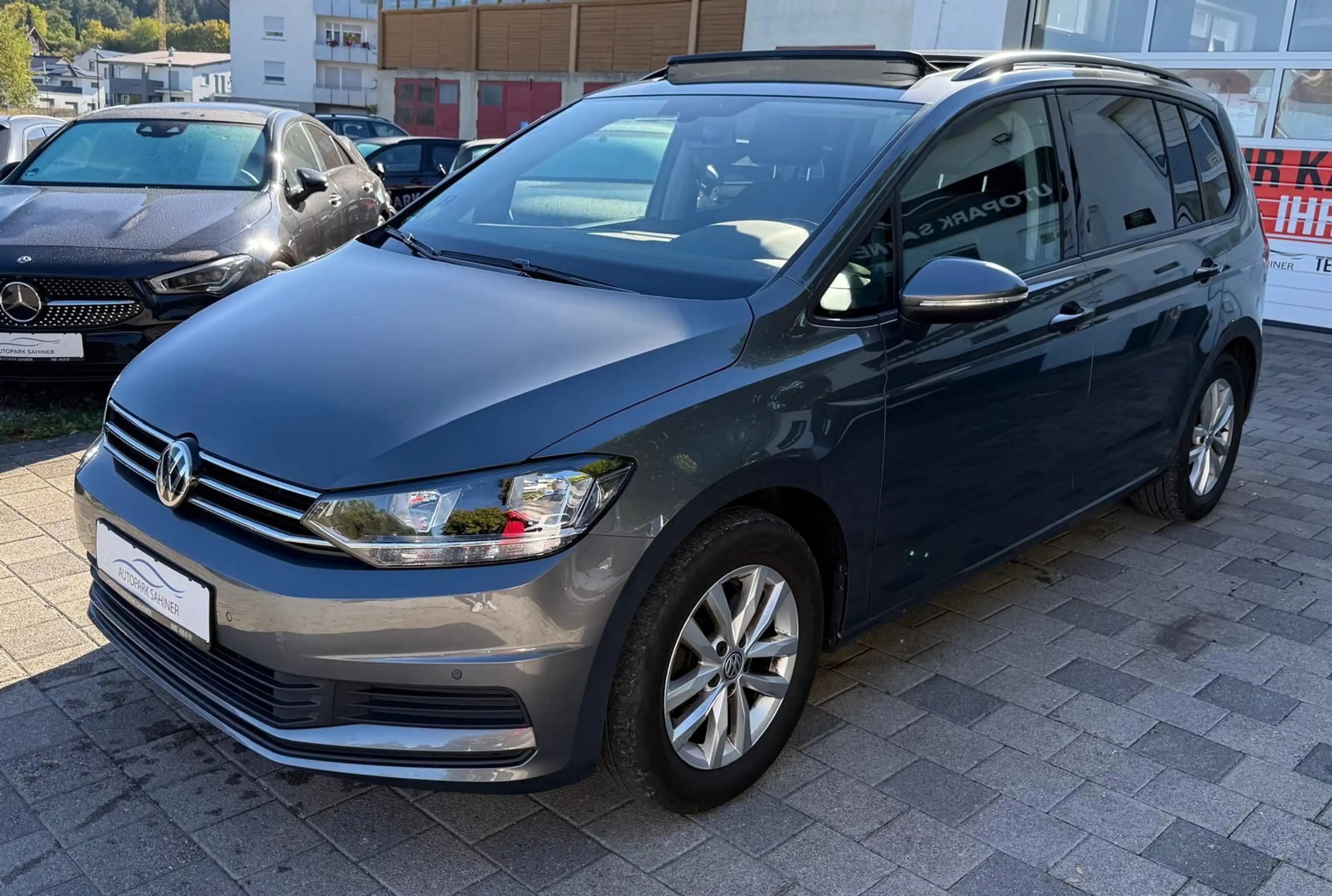 Volkswagen Touran Comfortline — photo 2