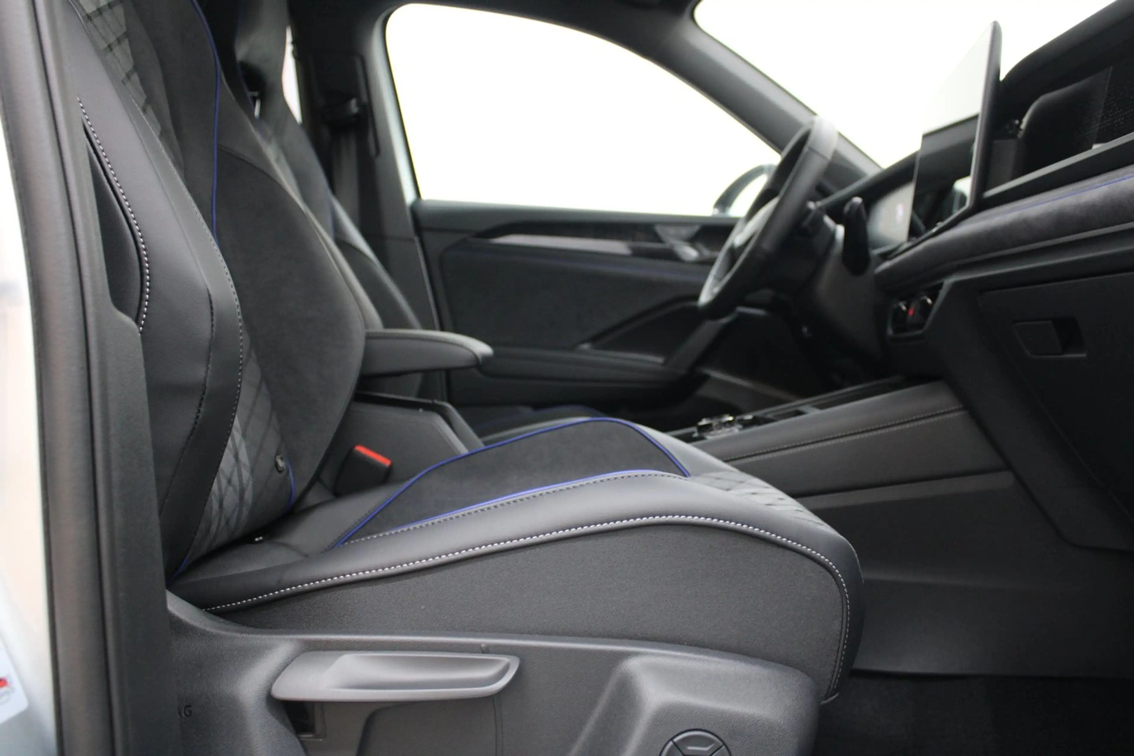 Volkswagen Tayron Sport TDI 4MOTION DSG — photo 8