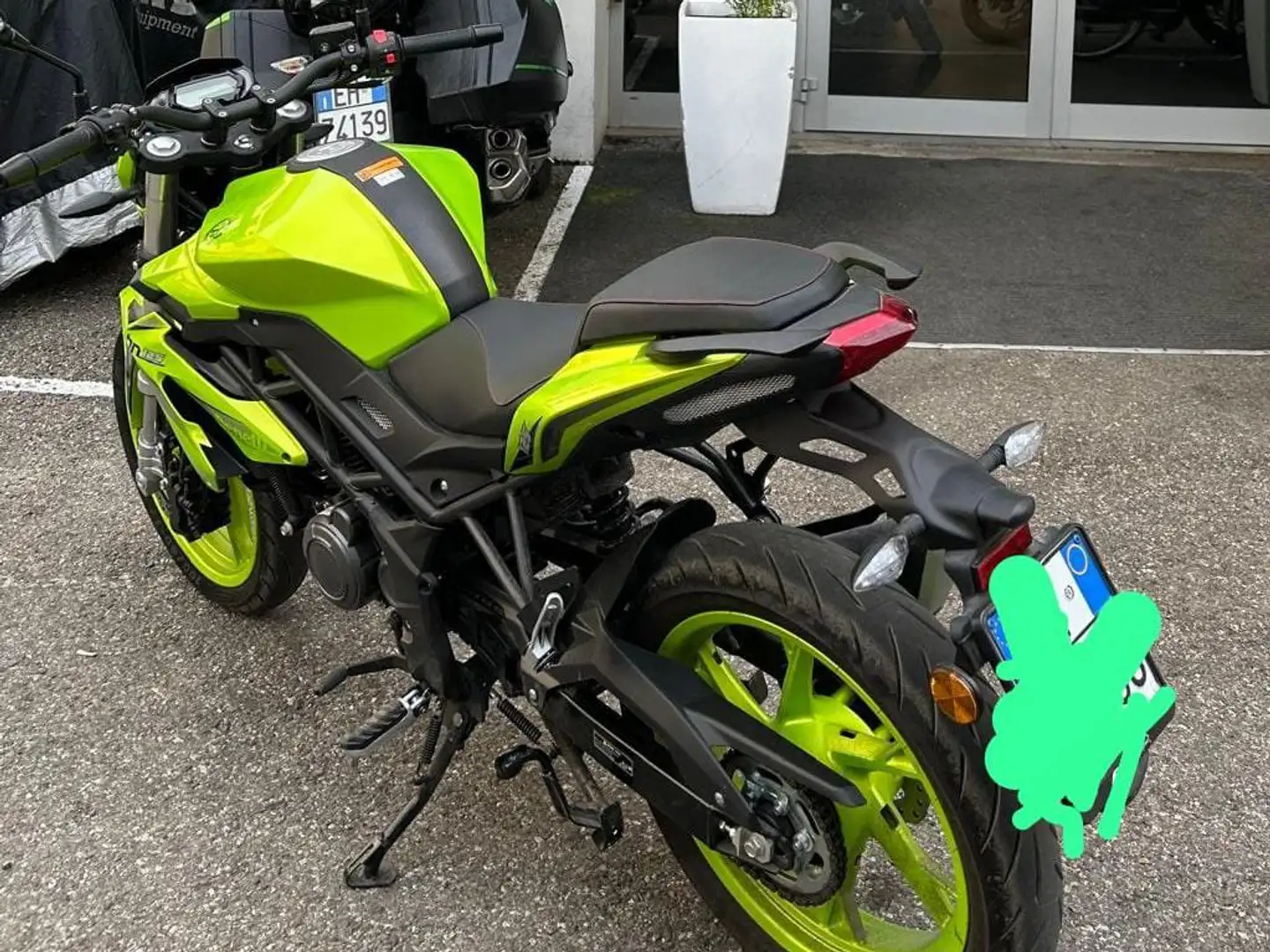 Benelli BN 125 Zelená - 1