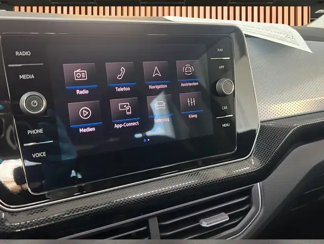 Volkswagen T-Cross view 5