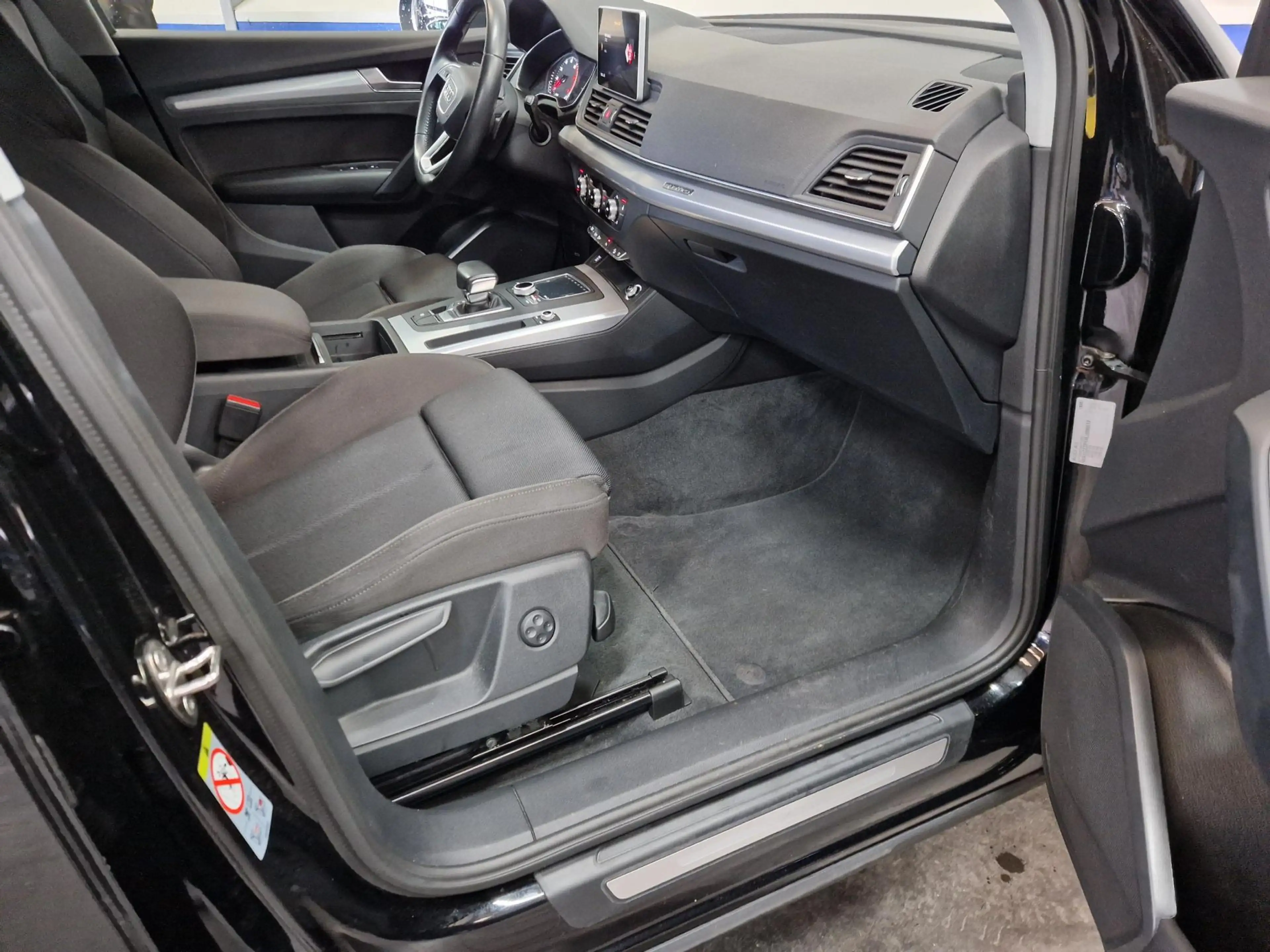 Audi Q5 45 TFSI quattro — photo 14