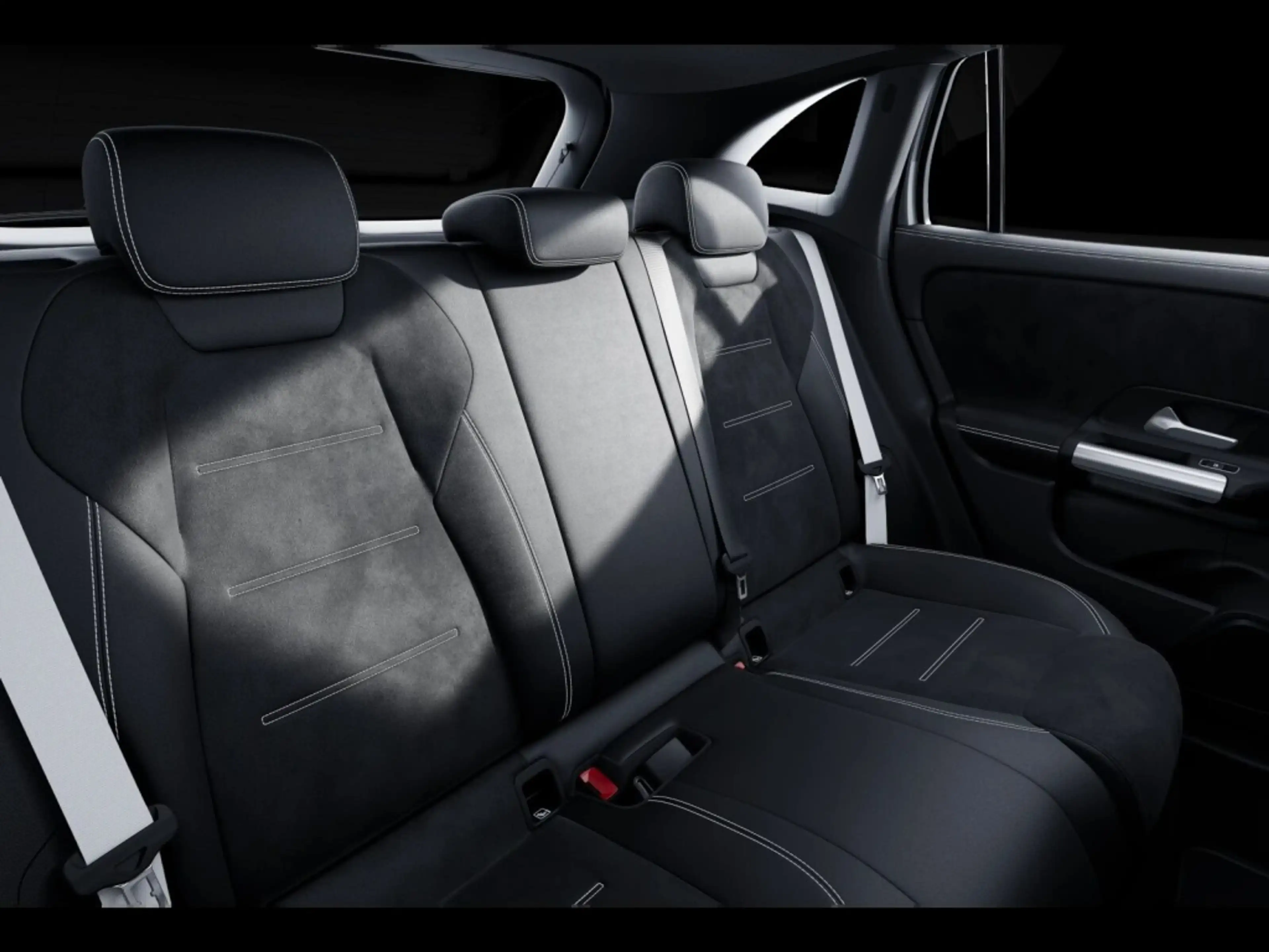 Mercedes-Benz GLA 200 d AMG NIGHT 360° KAMERA MULTIBEAM KEYLES — photo 12