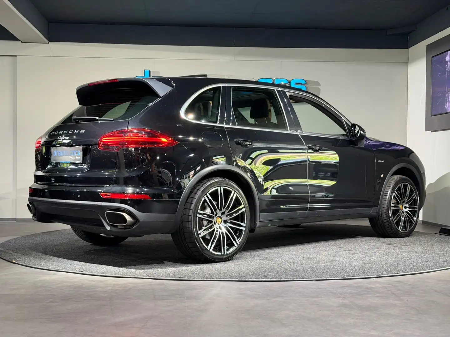 Porsche Cayenne 3.0V6 Diesel / Facelift / Pano / Bose / VOLL / Schwarz - 2