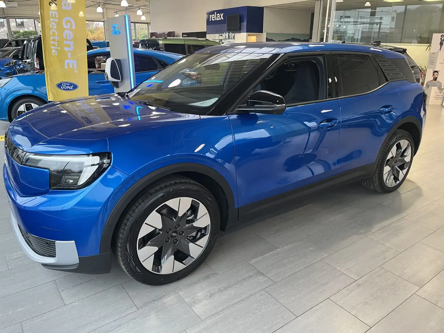 Ford Explorer 79 kWh AWD Premium Bleu - 2