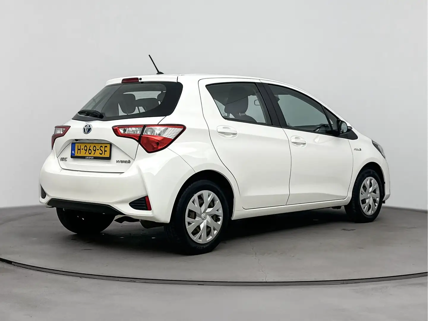 Toyota Yaris 1.5 Hybrid Active Wit - 2