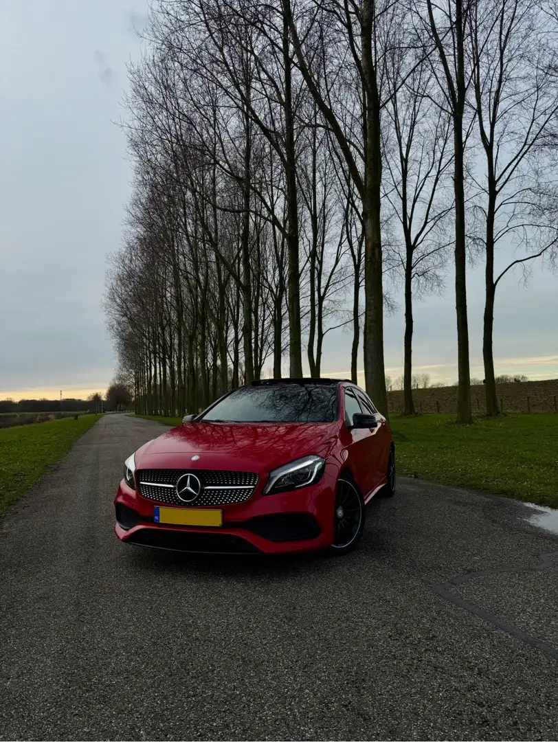 Mercedes-Benz A 180 AMG Pakket Rood - 1