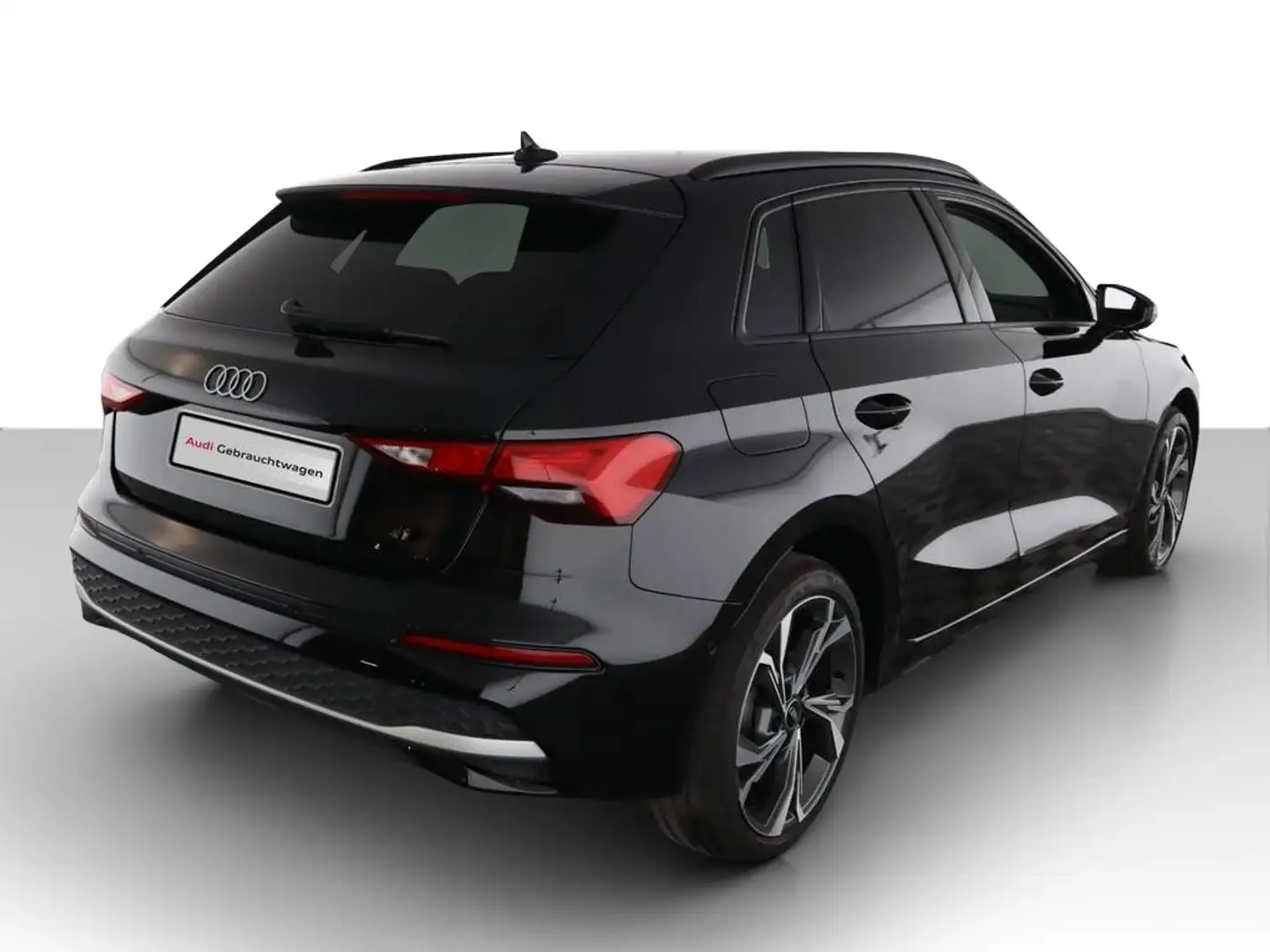 Audi A3 Sportback 35 TFSI advanced, AHK, Navi, DAB Zwart - 2