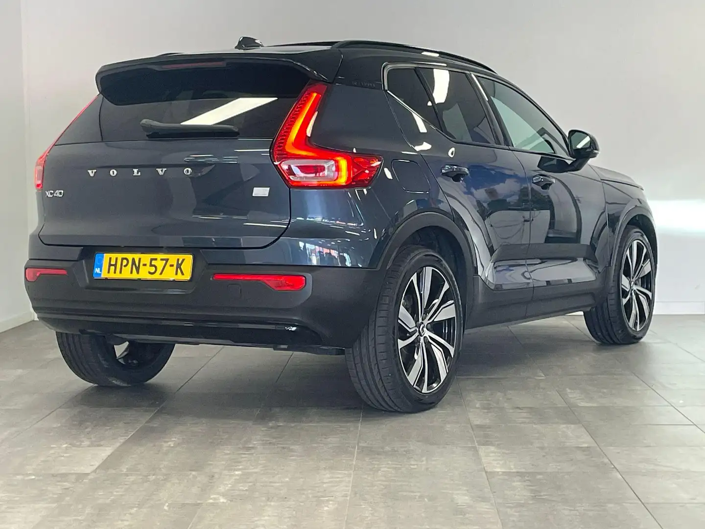Volvo XC40 1.5 T4 Recharge R-Design | PANO | CAMERA | 20" LMV Bleu - 2