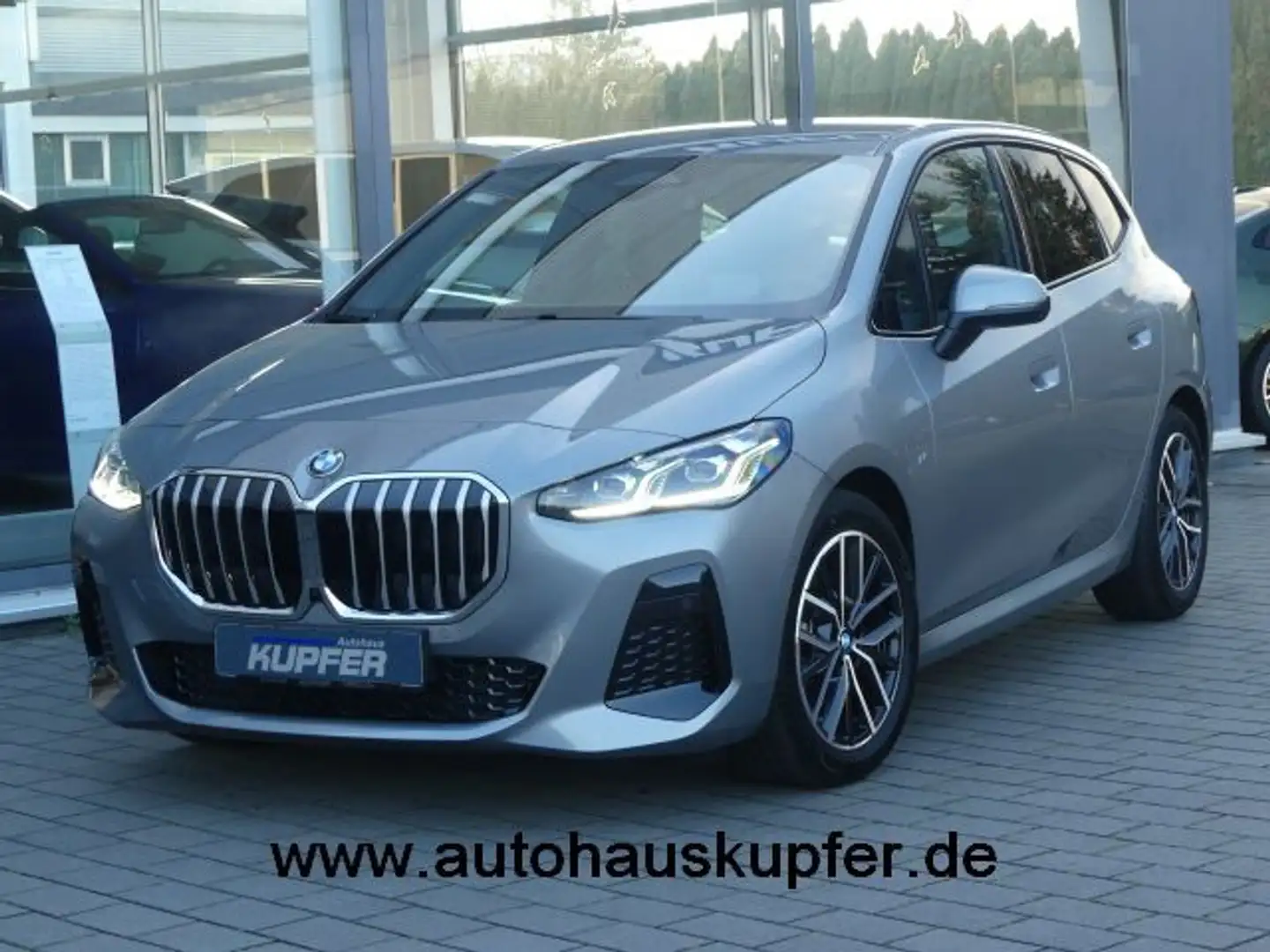 BMW 220 i M Sportp. AHK°AdLED*elMasage Grau - 1