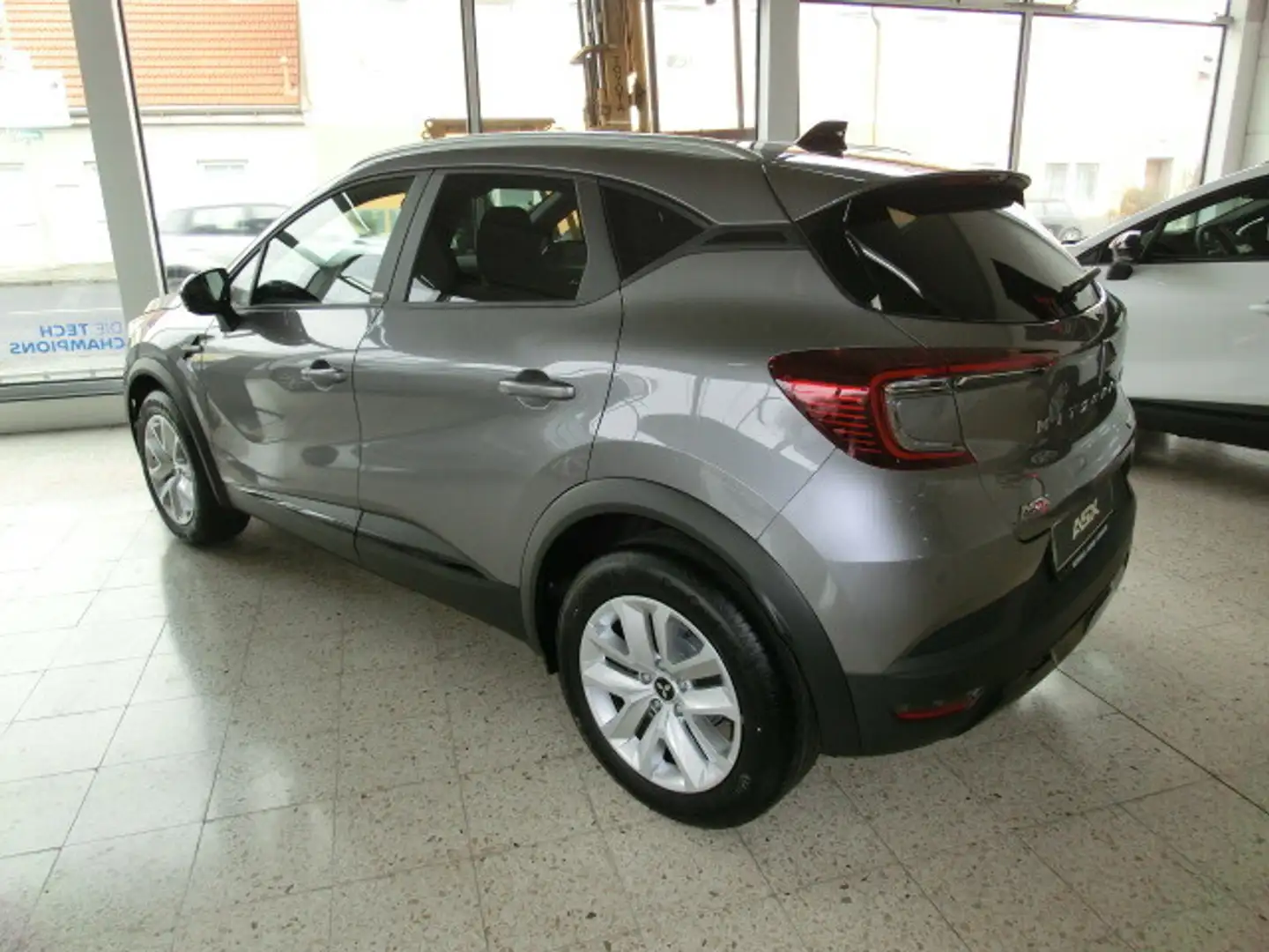 Mitsubishi ASX 1,0 MPI-T Invite Grau - 2