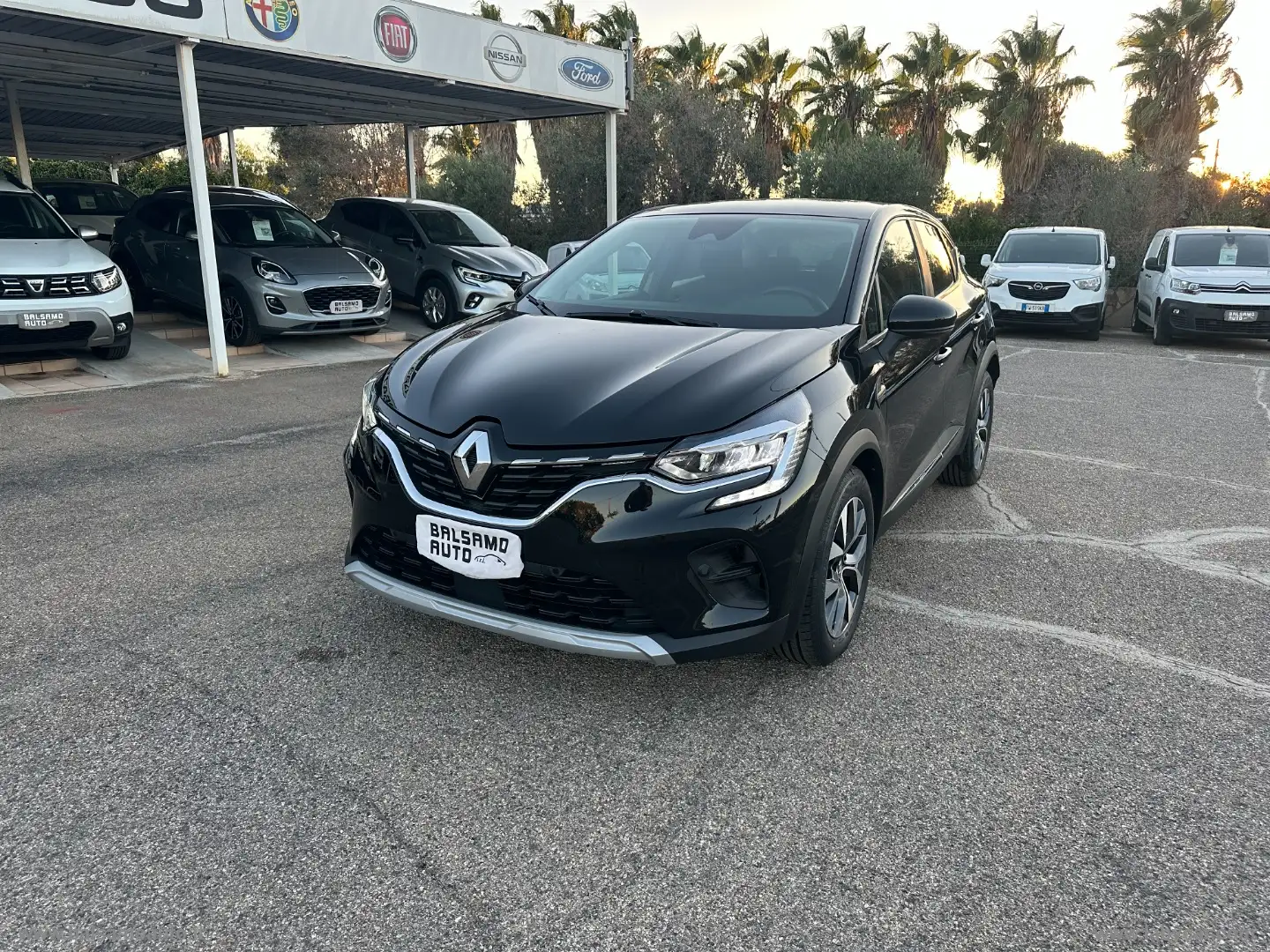 Renault Captur Blue dCi 8V 115 CV EDC Business Zwart - 1