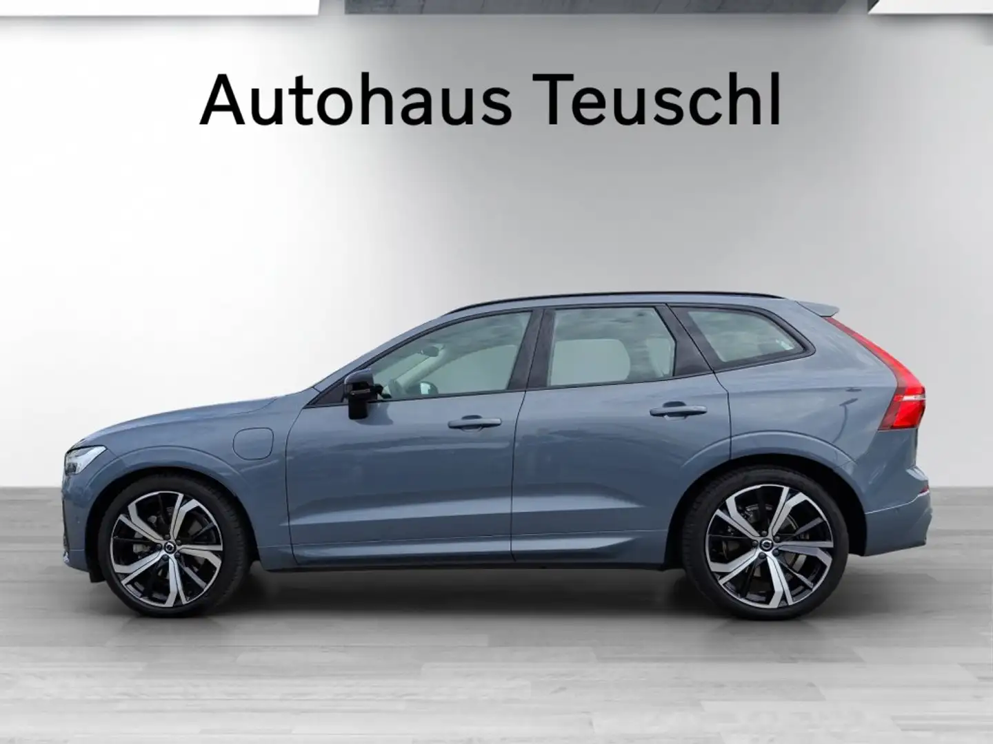 Volvo XC60 Recharge Ultimate, T8 AWD Plug-in Hybrid, Ele Grau - 2
