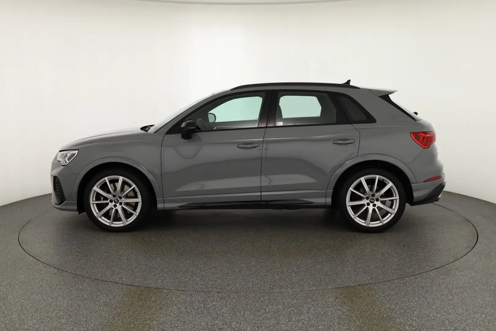 Audi RS Q3 2.5 TFSI quattro OptikSchwarz ACC LED DAB Grau - 2