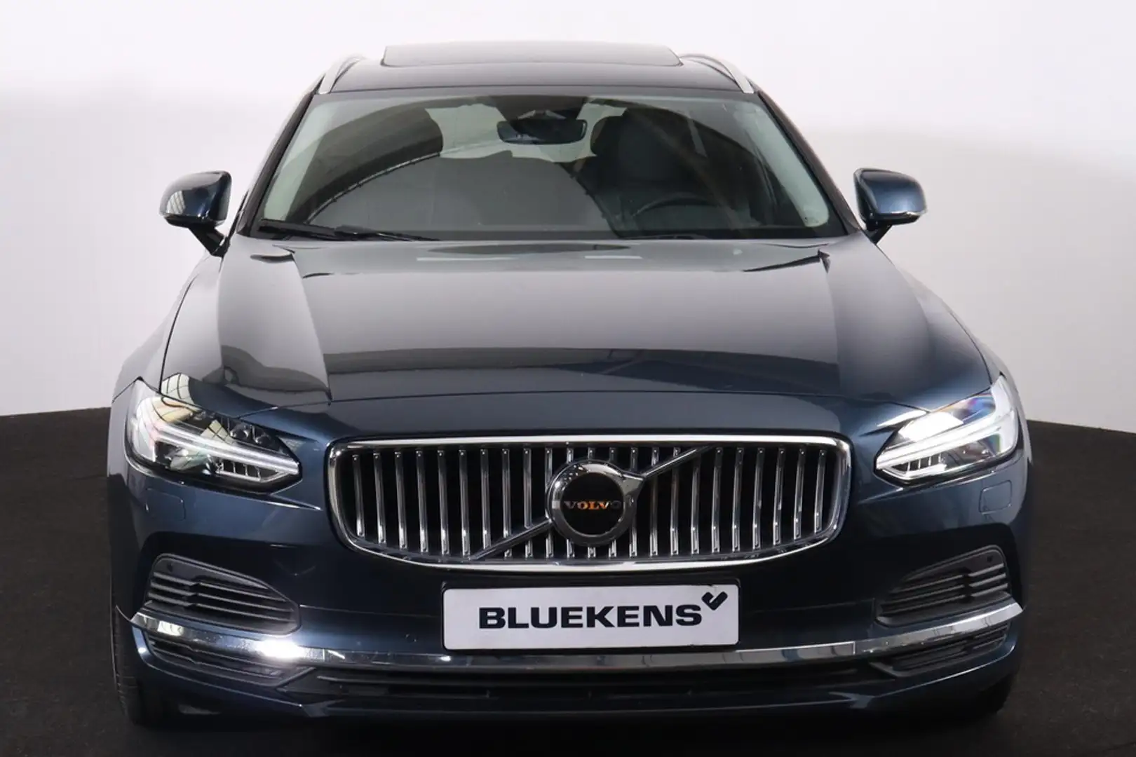 Volvo V90 T6 Recharge AWD Core Bright - LONG RANGE - Panoram Blauw - 2
