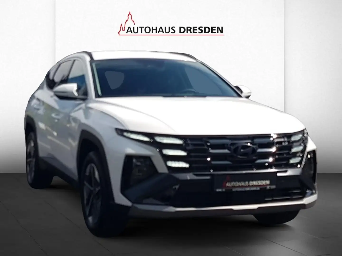 Hyundai TUCSON 1.6 T-GDI Trend *V-LED*NSCC*NAVI*SHZ*KAM* Weiß - 2