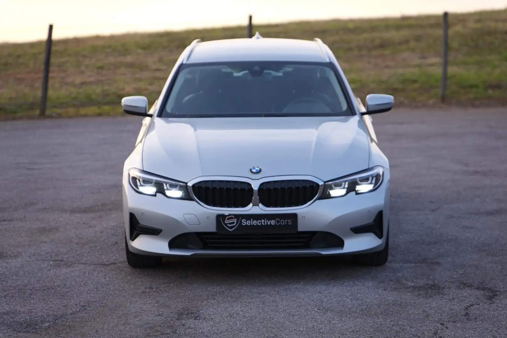BMW 318 318dA Touring Gris - 2