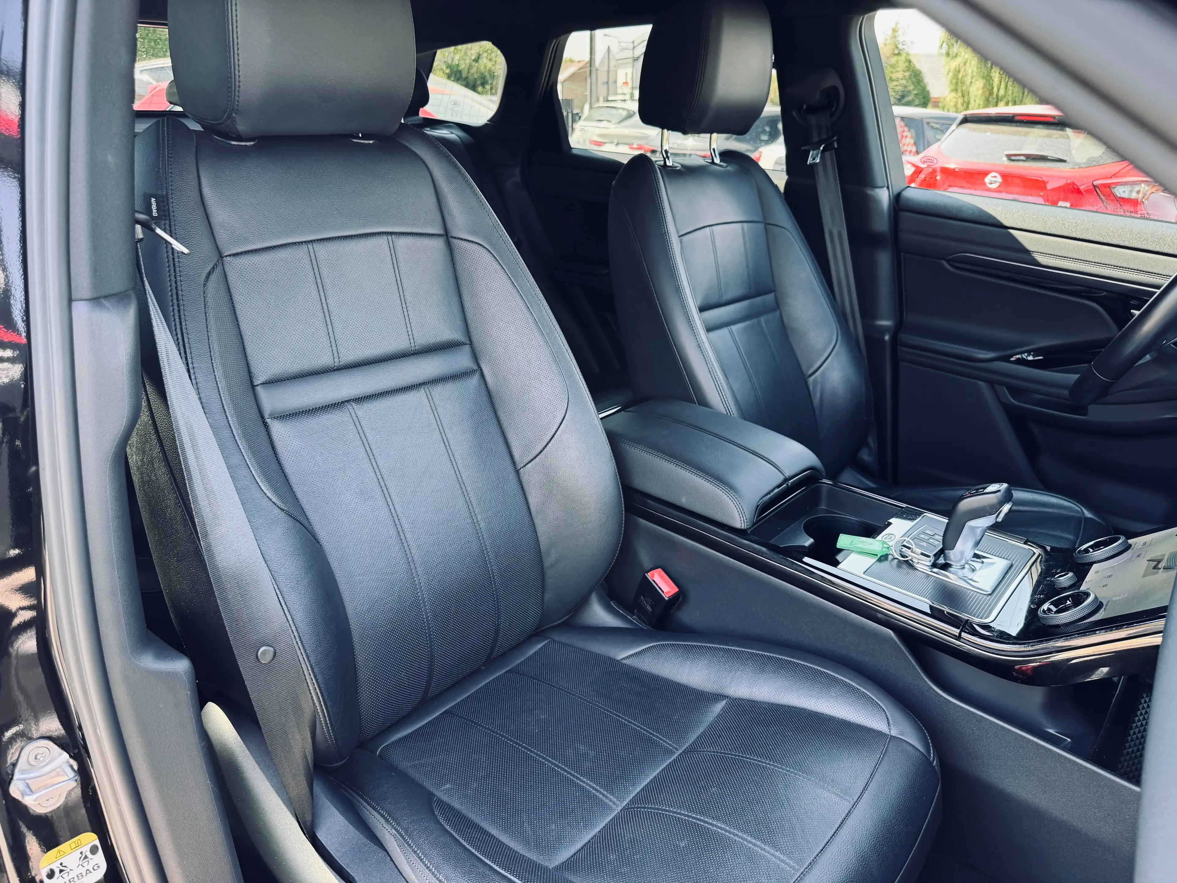 Land Rover Range Rover Evoque Evoque 2.0 TD4 4WD R-Dynamic, TVA Recuperable. Automatique. — photo 15