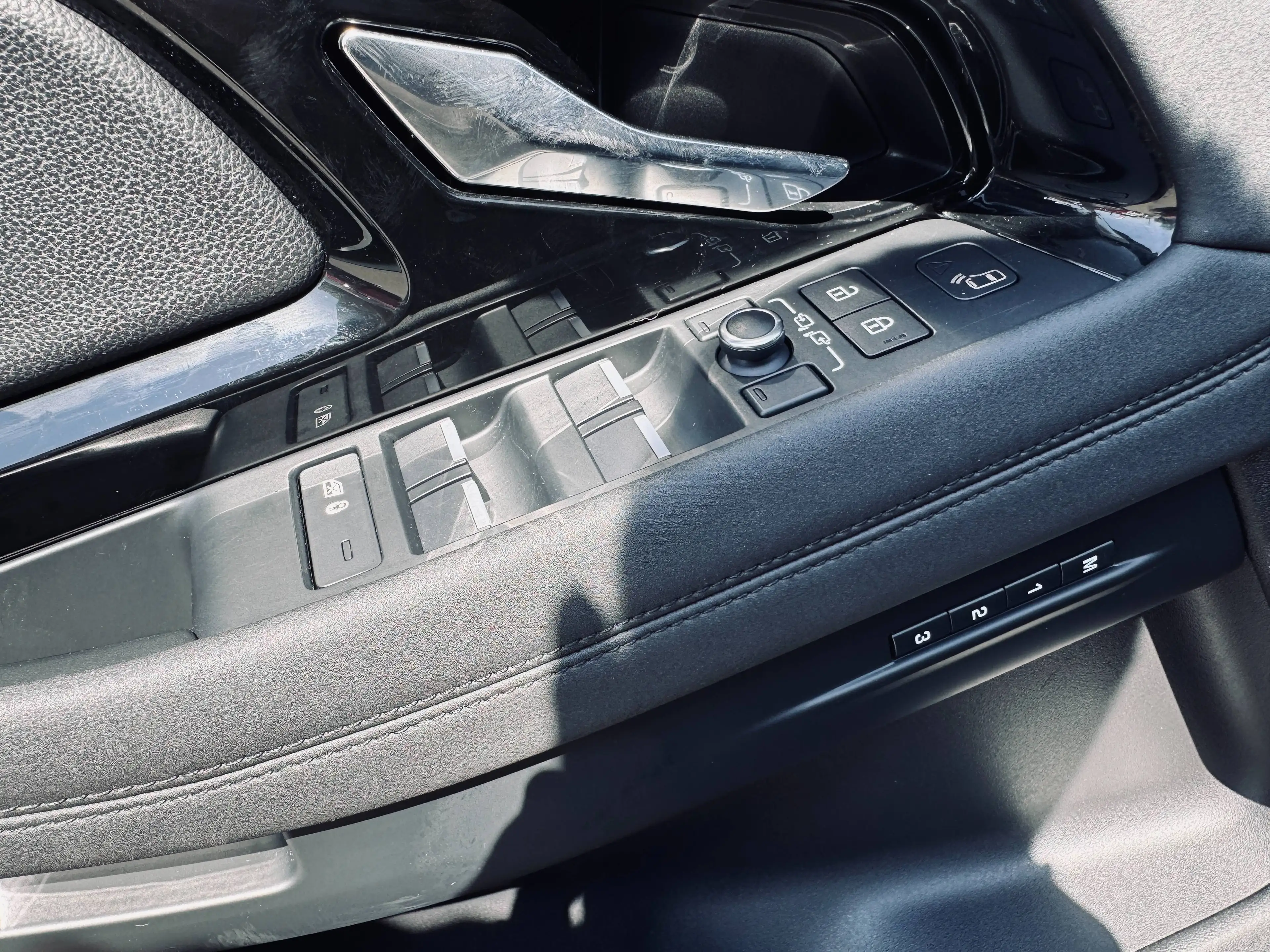 Land Rover Range Rover Evoque Evoque 2.0 TD4 4WD R-Dynamic, TVA Recuperable. Automatique. — photo 13