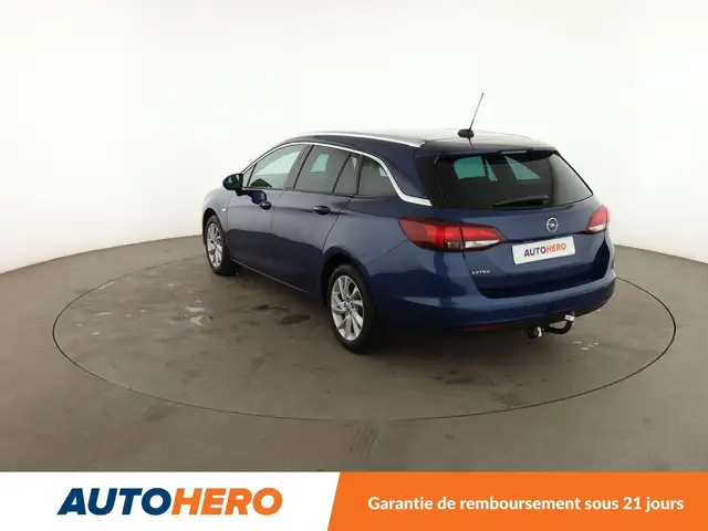 Opel Astra view 4