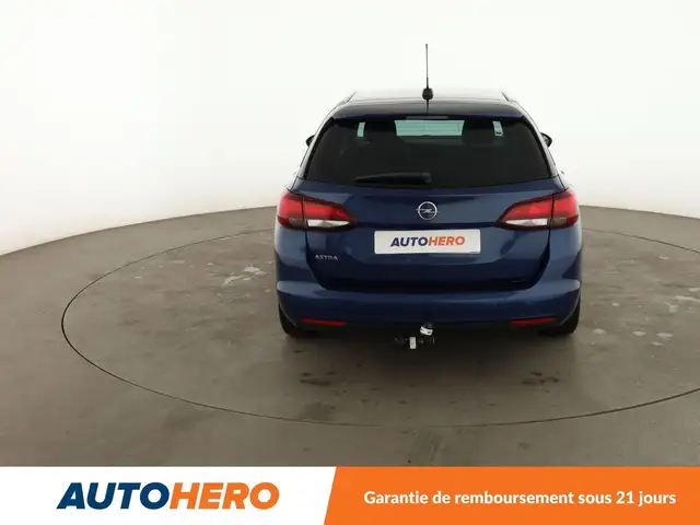 Opel Astra view 5