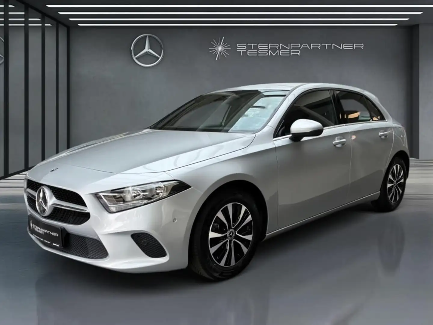 Mercedes-Benz A 200 +MBUX+KAMERA+SHZ+AUT+CarPlay+Klimaaut. Zilver - 2