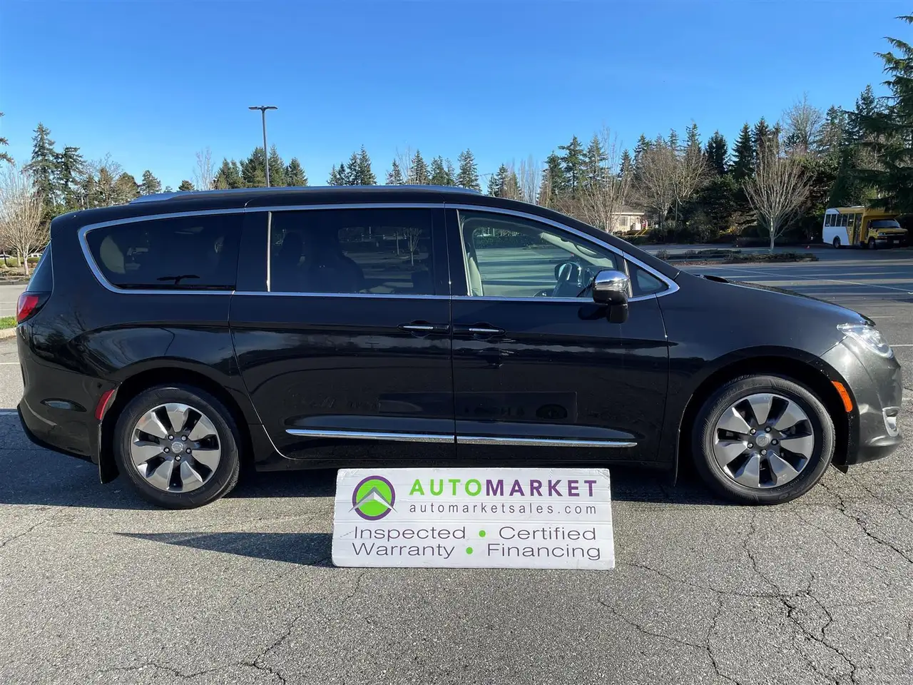 Chrysler Pacifica снимка Chrysler Pacifica