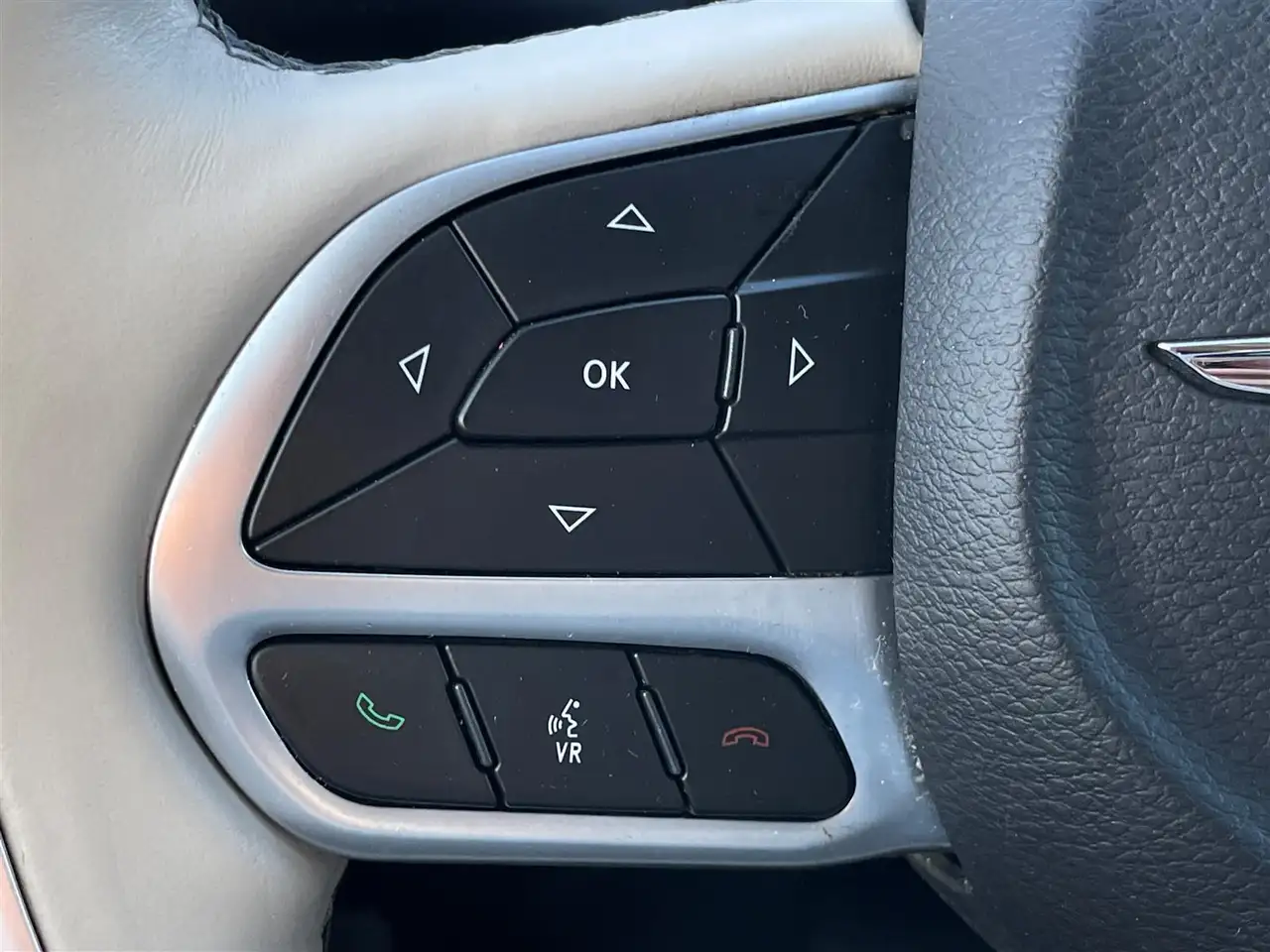 Chrysler Pacifica снимка Chrysler Pacifica
