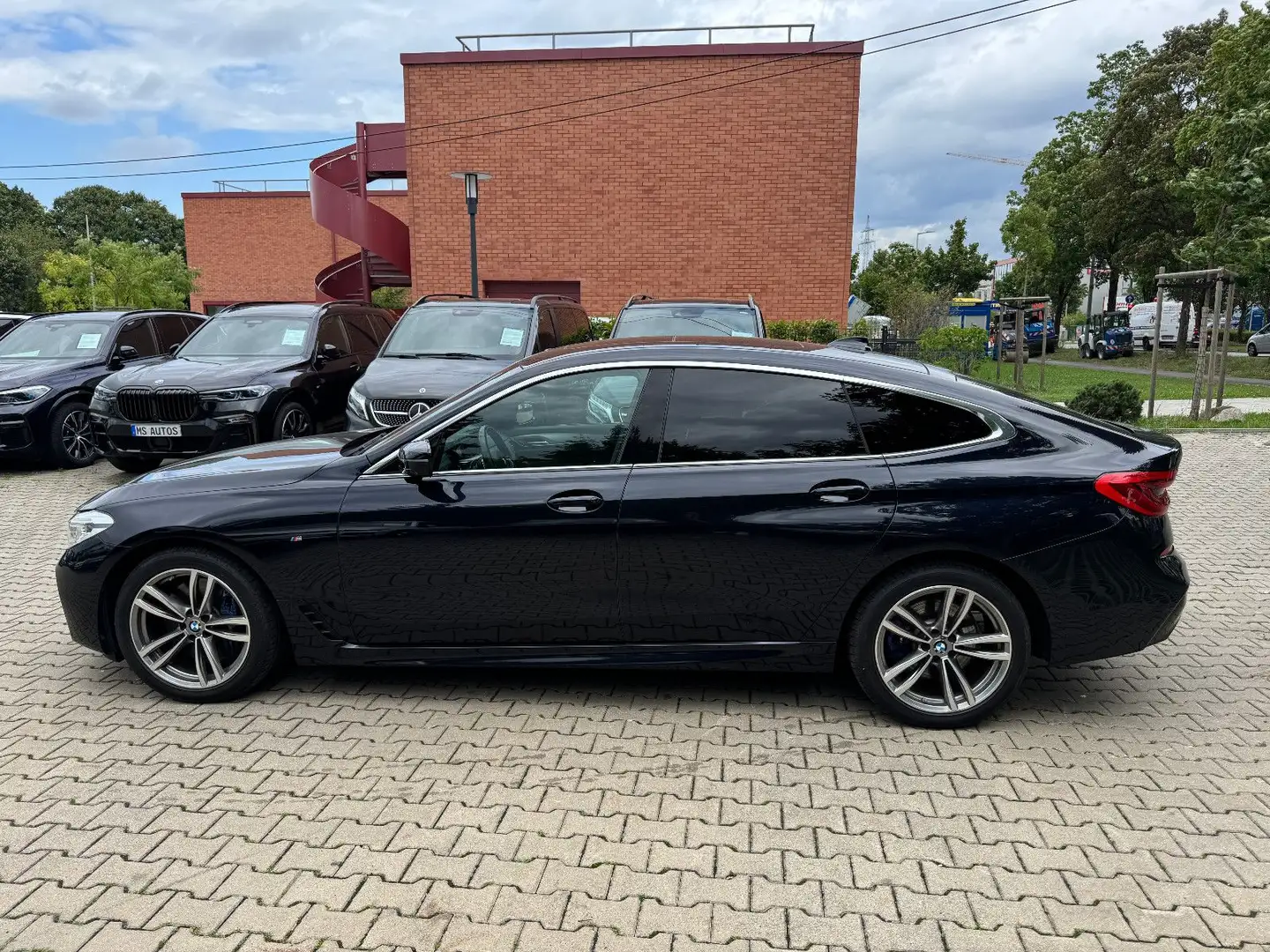 BMW 630 630 Gran T*Msportpak*Panorama*Soft Close*Head Up Schwarz - 2