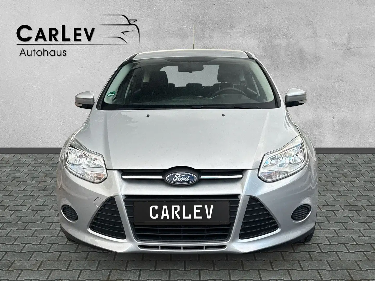 Ford Focus Zahnriemen neu TÜV neu LM Felgen Silber - 2