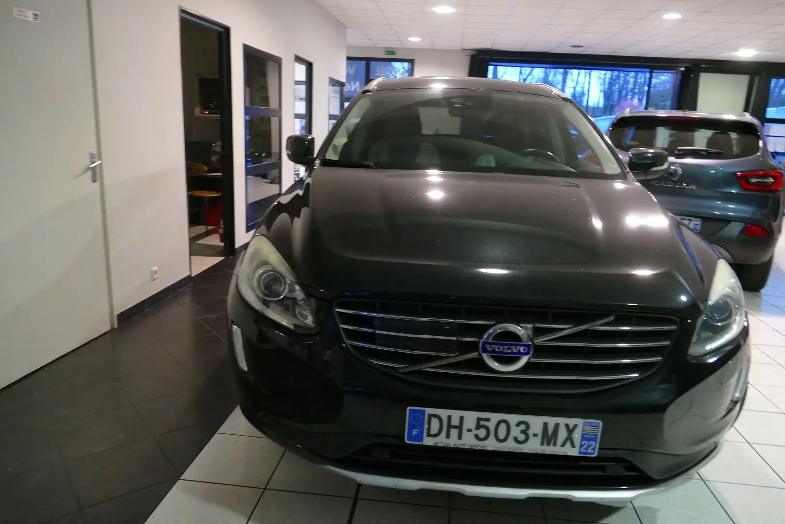 Volvo XC60 D4 181CH XENIUM GEARTRONIC Noir - 1