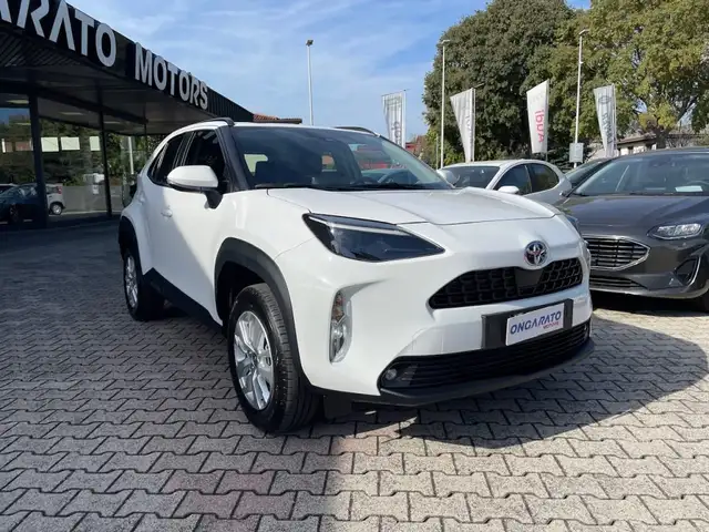 Toyota Yaris Cross view 3