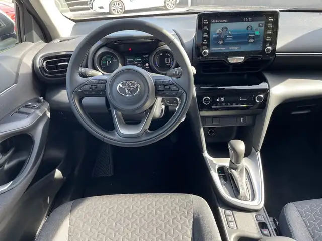 Toyota Yaris Cross view 8