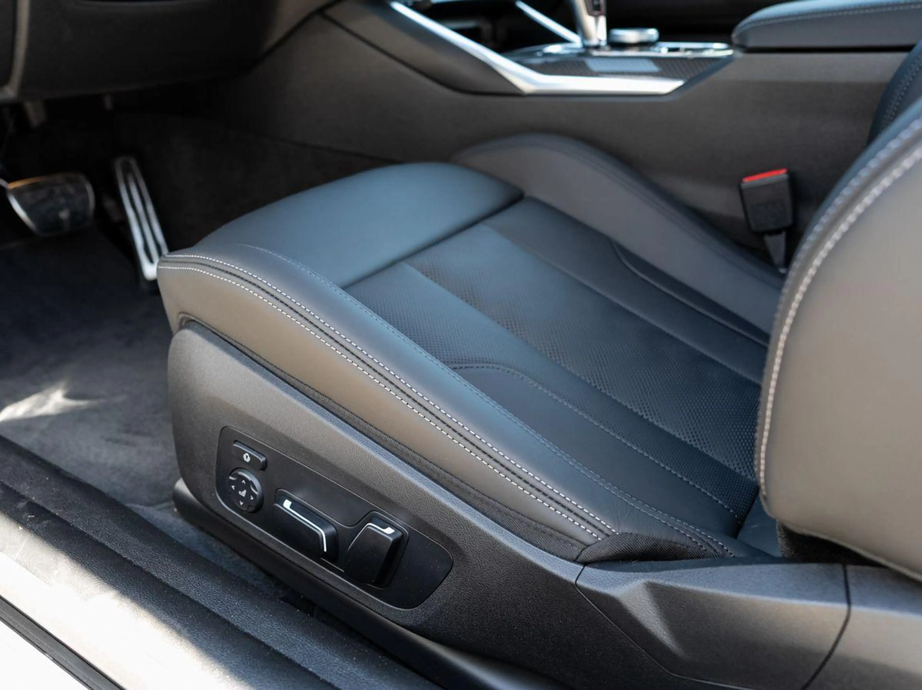 BMW M4 Competition xDrive Cabrio ACC Sitzlüft Carbon — photo 9