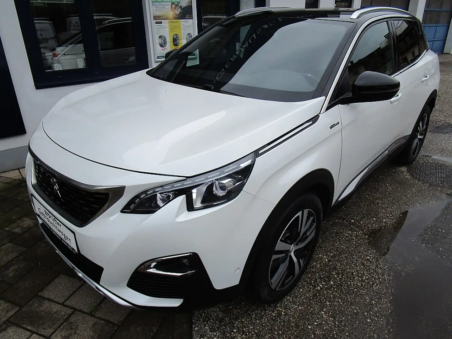 Peugeot 3008 1,2 PureTech 130 S&S GT Line Weiß - 1