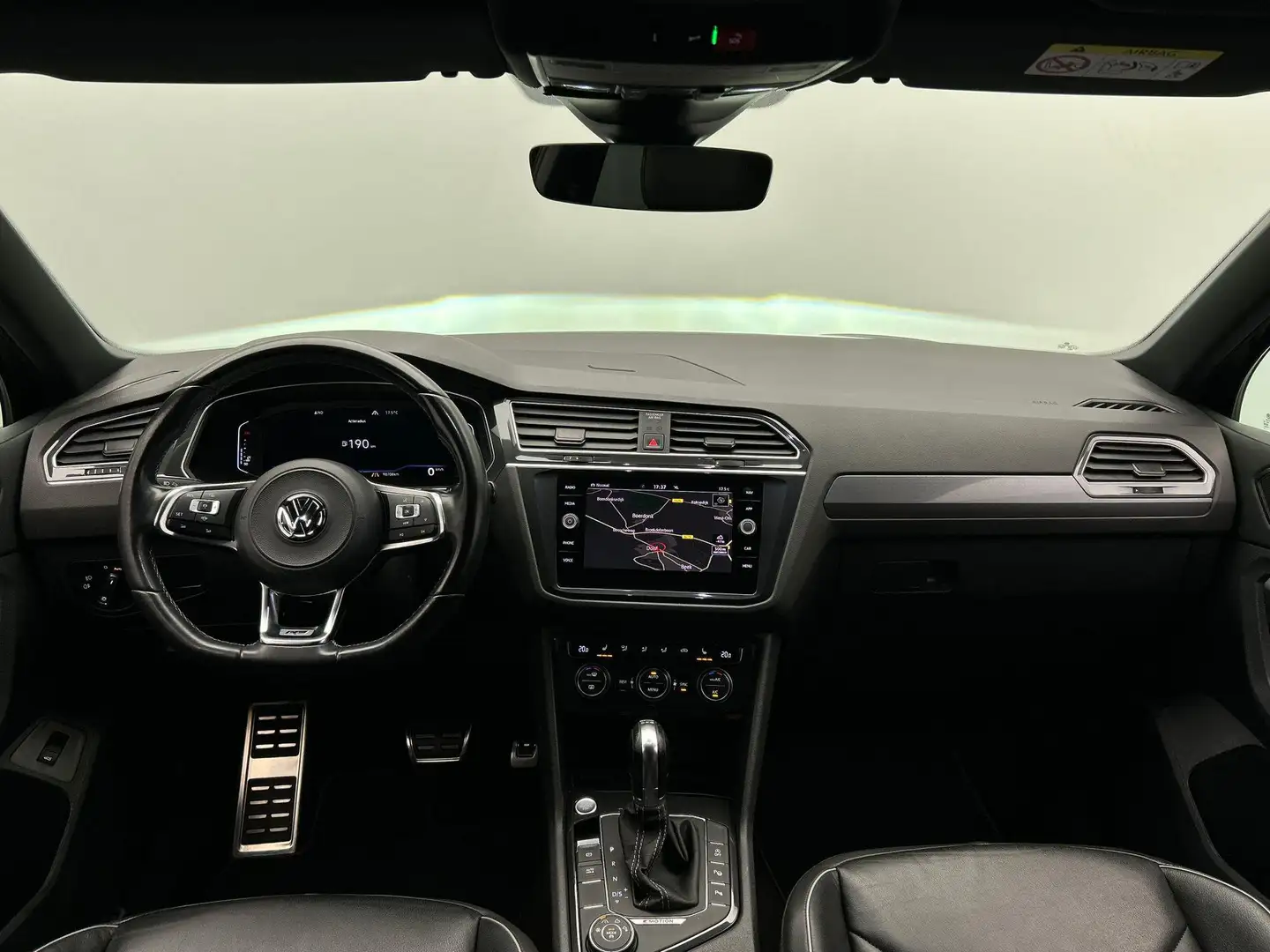 Volkswagen Tiguan 2.0 TSI 4Motion R-Line 190PK Virtual/cockpit Adapt Zwart - 2