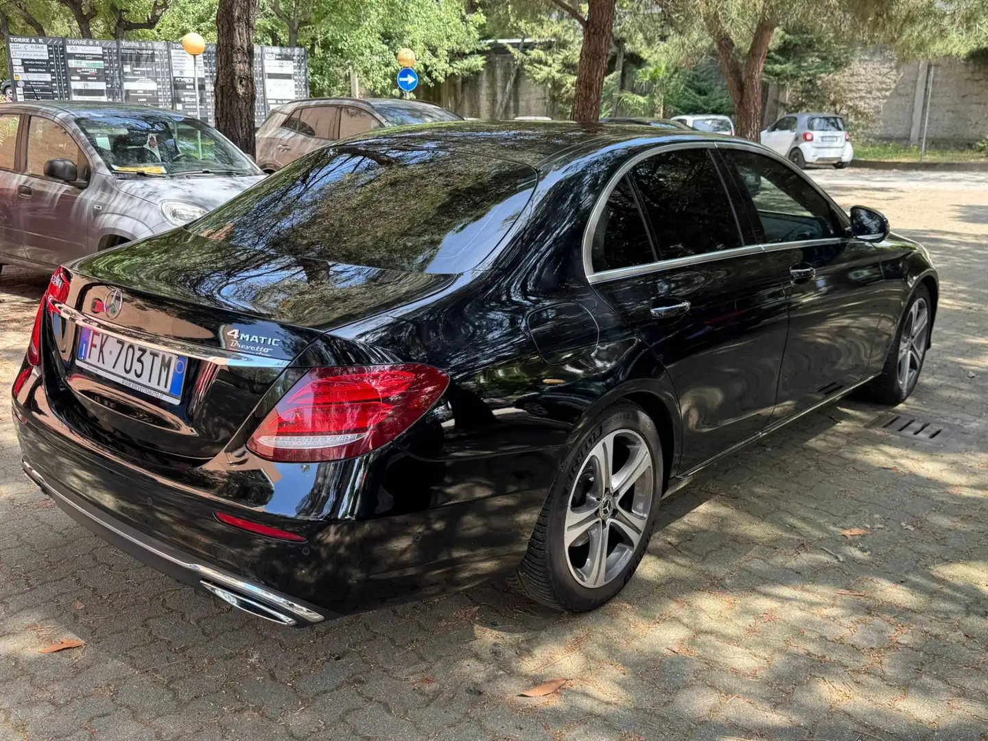 Mercedes-Benz 220 - 1