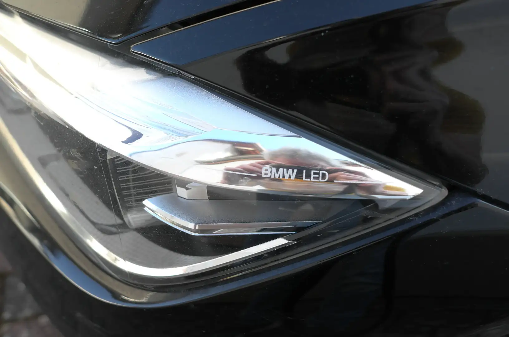 BMW 318 3er Touring 318d Autom Advantage, AHK,LED,Panodach Schwarz - 2