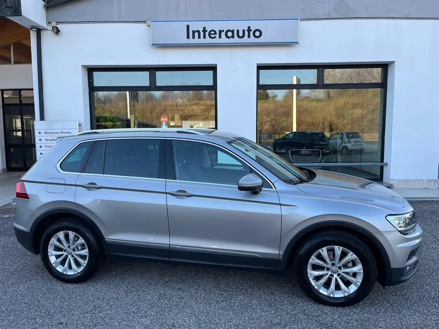 Volkswagen Tiguan Tiguan 2.0 tdi Business 150cv dsg Argento - 1