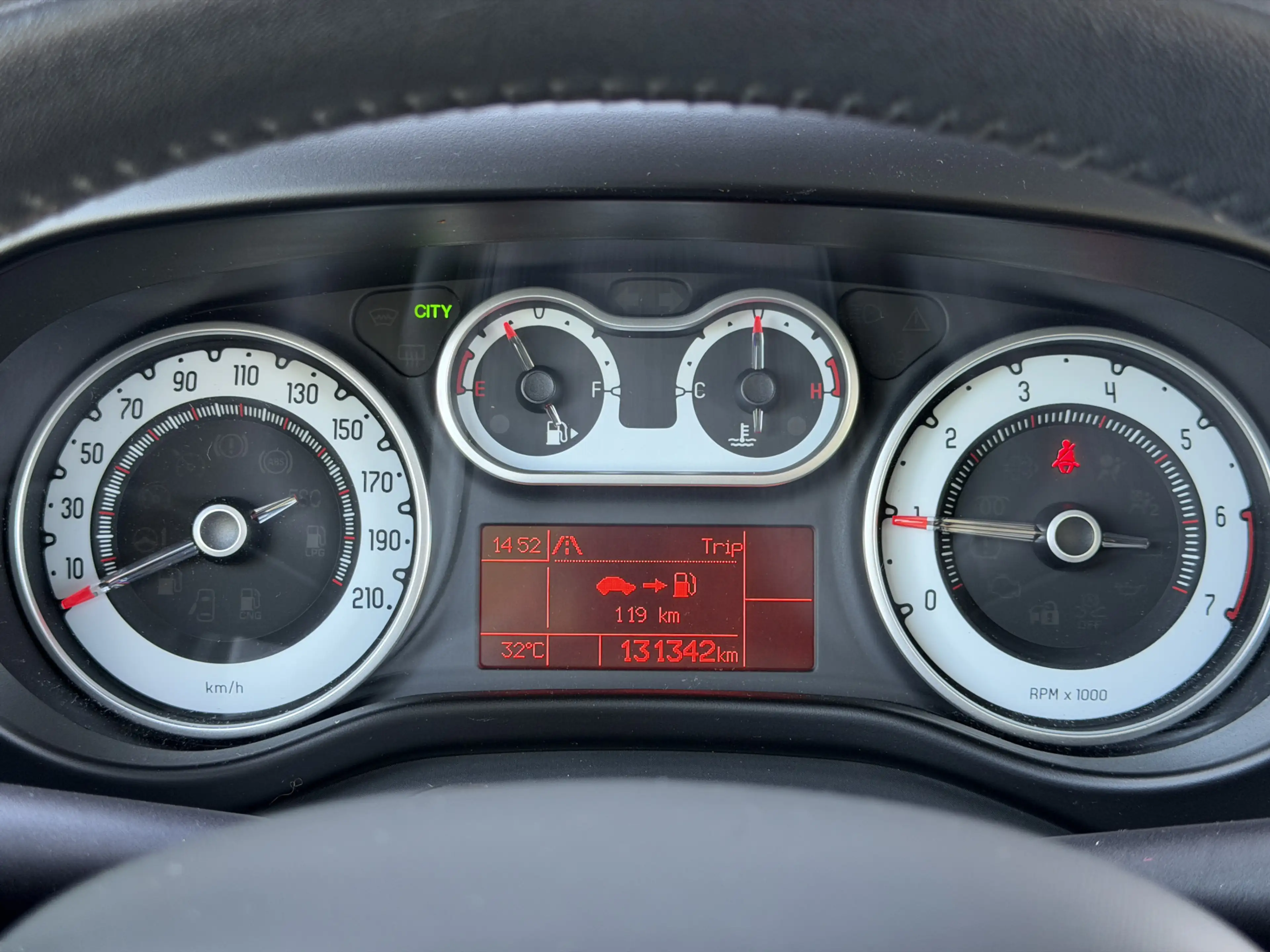 Fiat 500L BWJ 2014 | 0.9 105 PK Lounge | PANO DAK | CLIMA | — photo 6