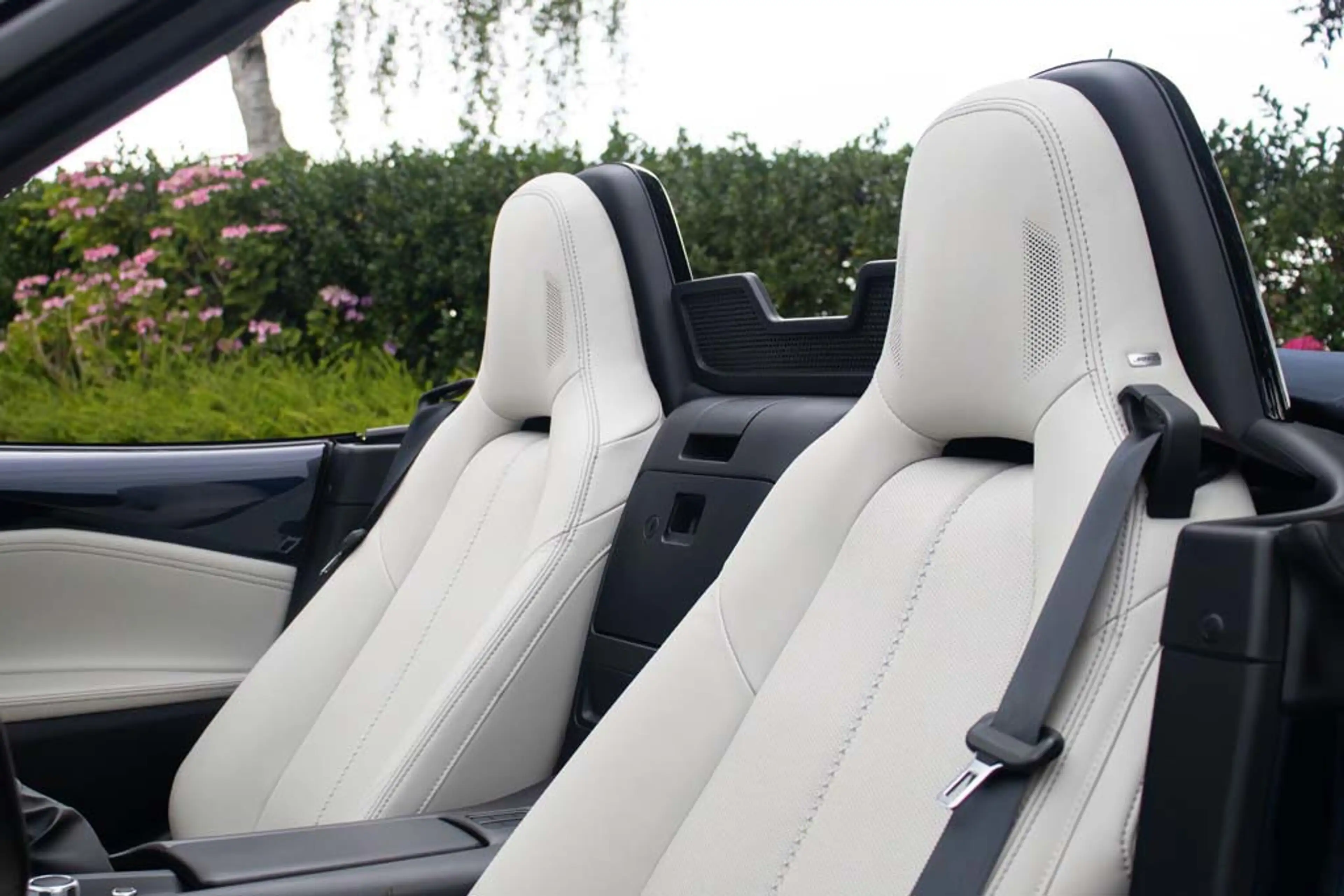Mazda MX-5 NDRF 2.0l SkyActiv-G 184 GT-M Deep Crystal Blue Mi — photo 6