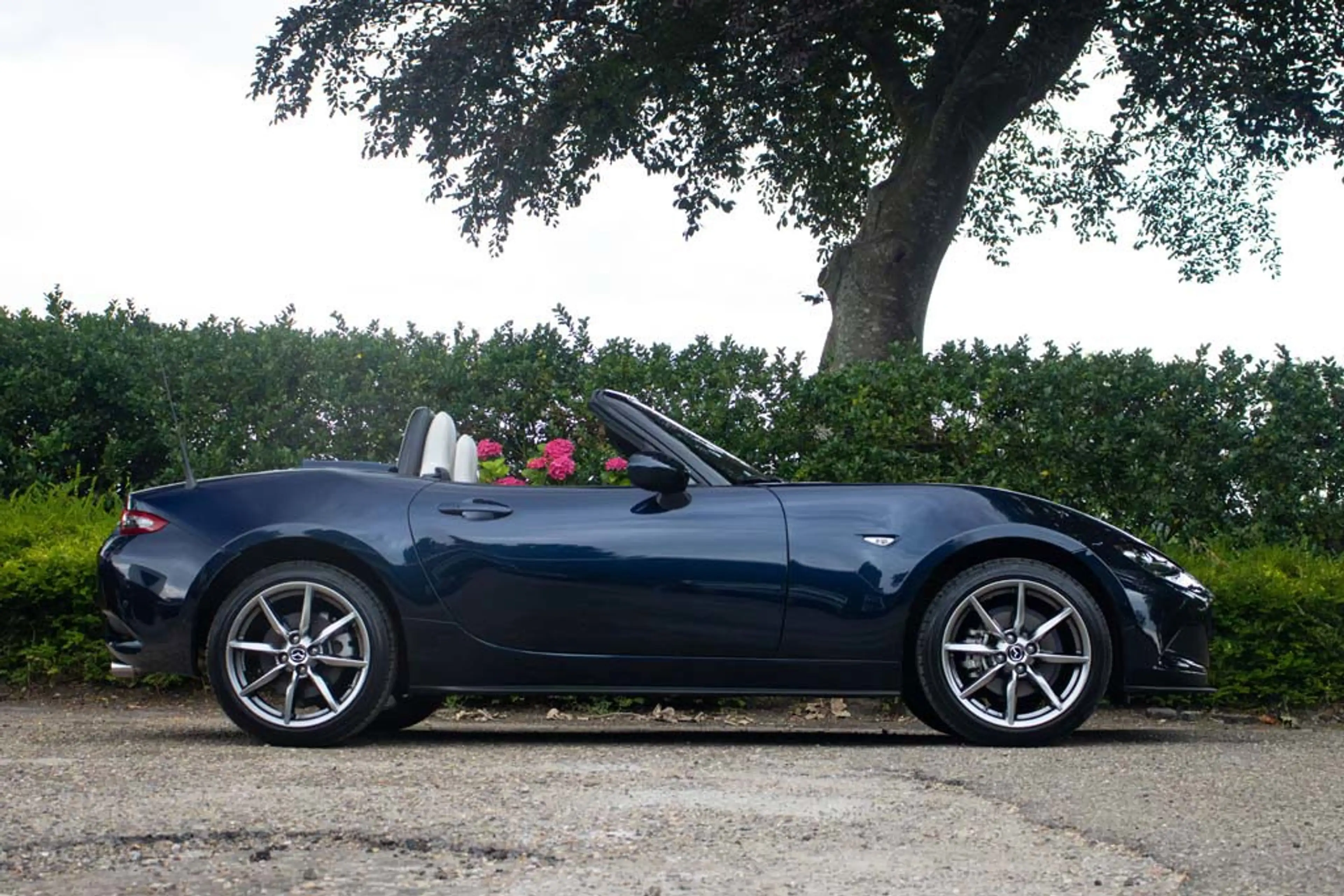 Mazda MX-5 NDRF 2.0l SkyActiv-G 184 GT-M Deep Crystal Blue Mi — photo 3