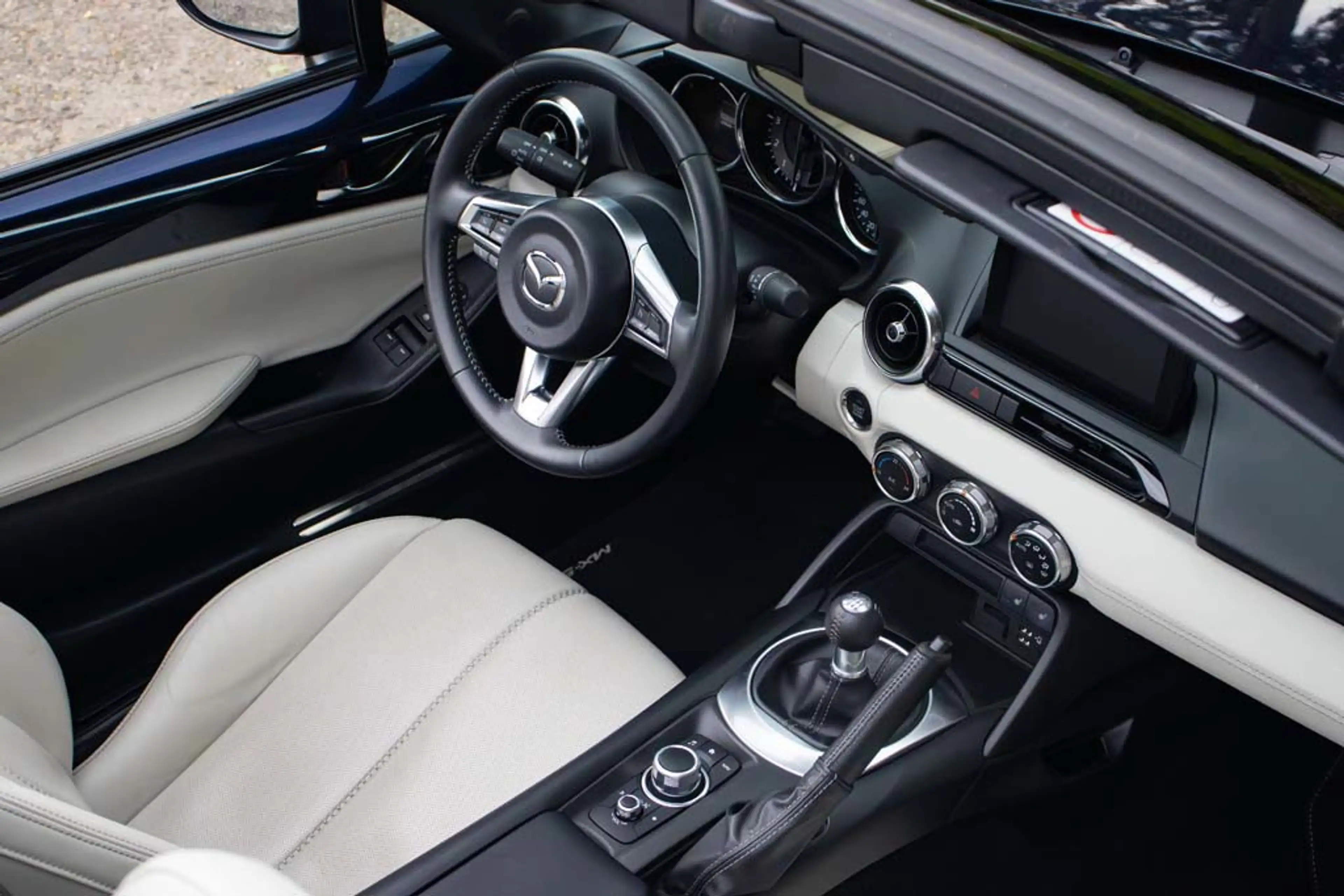 Mazda MX-5 NDRF 2.0l SkyActiv-G 184 GT-M Deep Crystal Blue Mi — photo 14